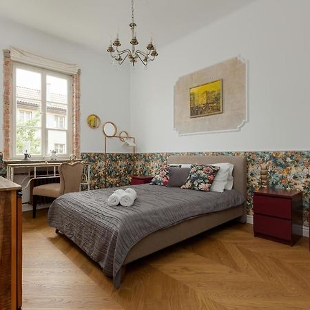 Apartment On The Warsaw Square By Noclegi Renters Buitenkant foto