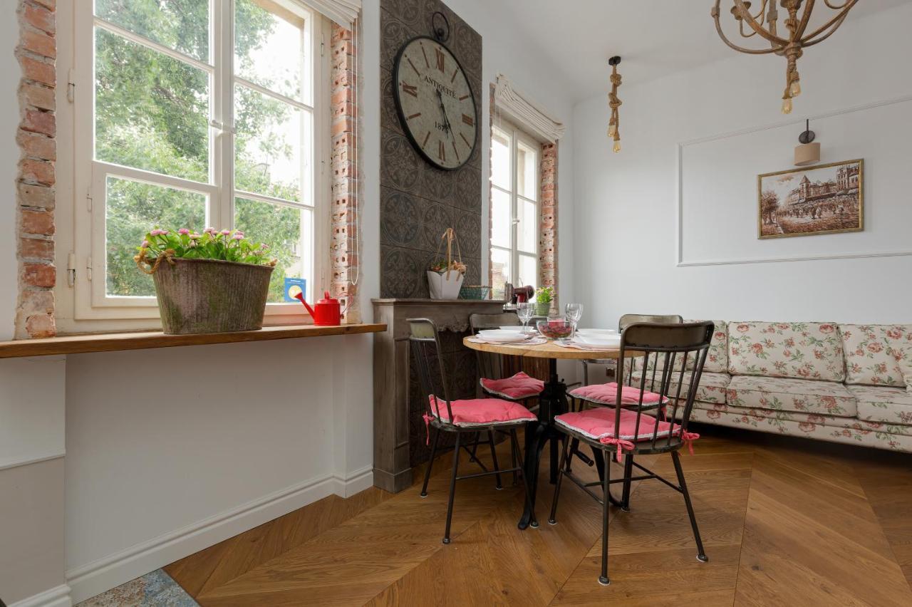 Apartment On The Warsaw Square By Noclegi Renters Buitenkant foto